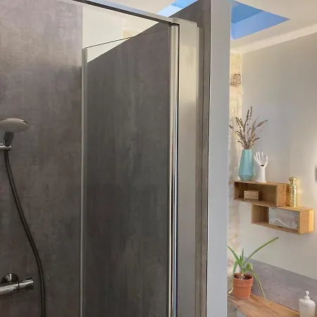 Le Petit Chai Classé De Tourisme 3 étoiles Hyper Centre